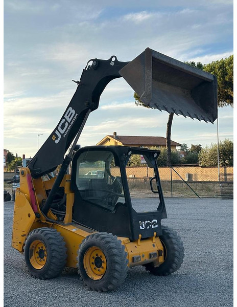 Compact track loader JCB 225: picture 7