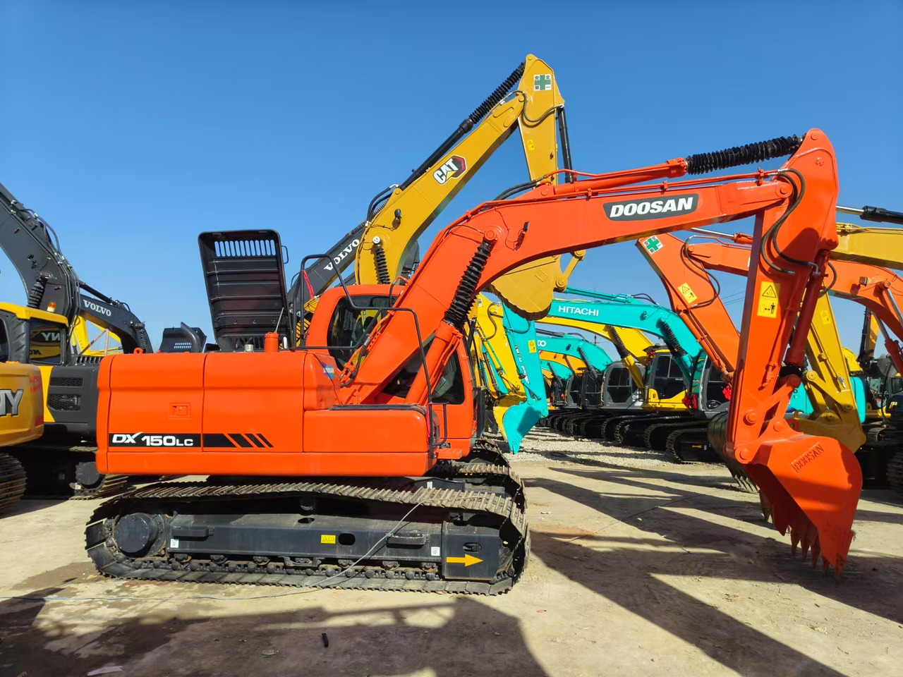 DOOSAN DX150 - Excavator: picture 1 DOOSAN DX150 - Excavator: picture 1