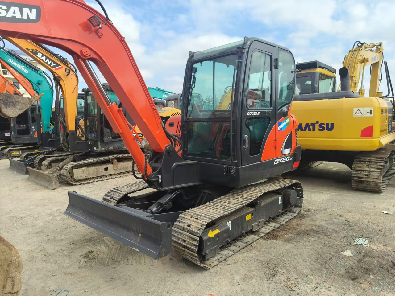 DOOSAN DX60 - Excavator: picture 2 DOOSAN DX60 - Excavator: picture 2