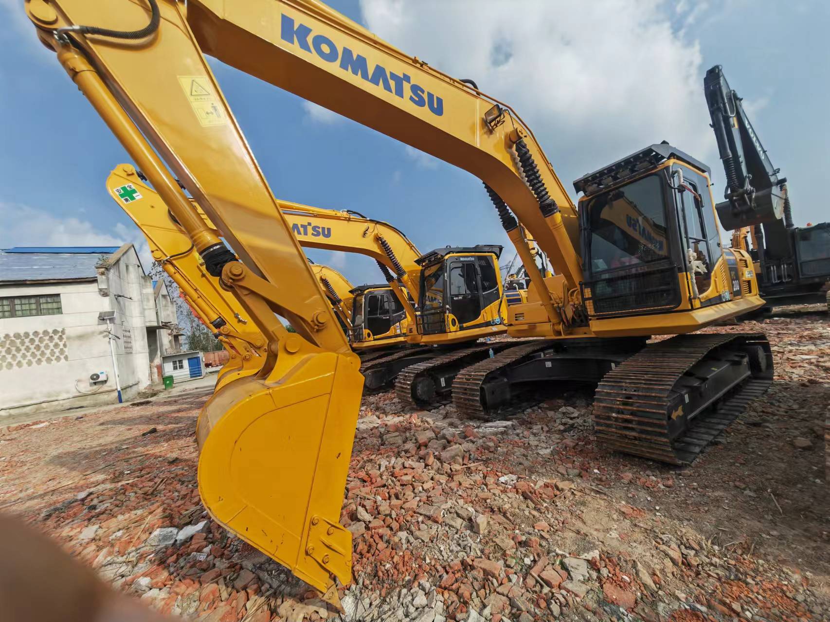 KOMATSU PC200 - Crawler excavator: picture 2 KOMATSU PC200 - Crawler excavator: picture 2