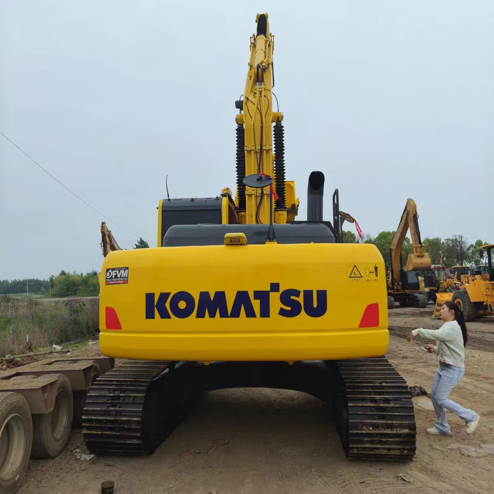 Crawler excavator KOMATSU PC240LC-8: picture 7