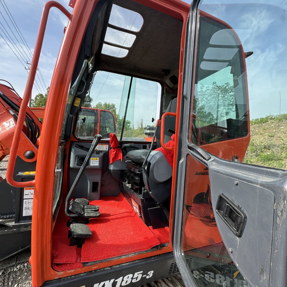 Crawler excavator KUBOTA KX185: picture 11
