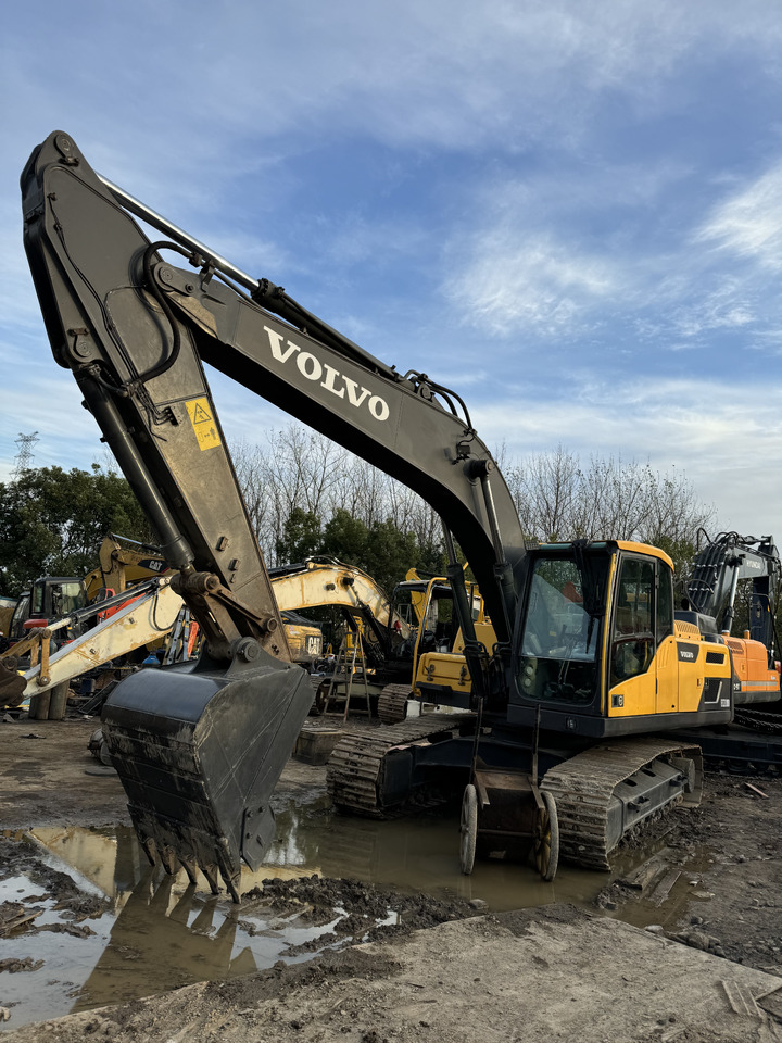 Crawler excavator VOLVO EC220D: picture 19