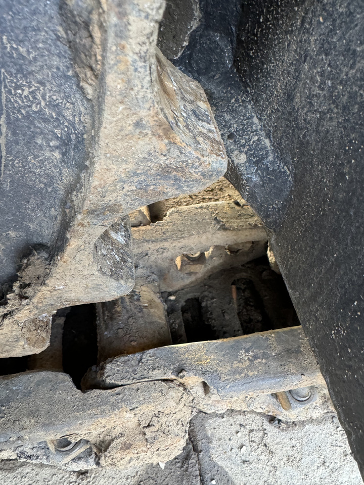 Crawler excavator VOLVO EC220D: picture 9