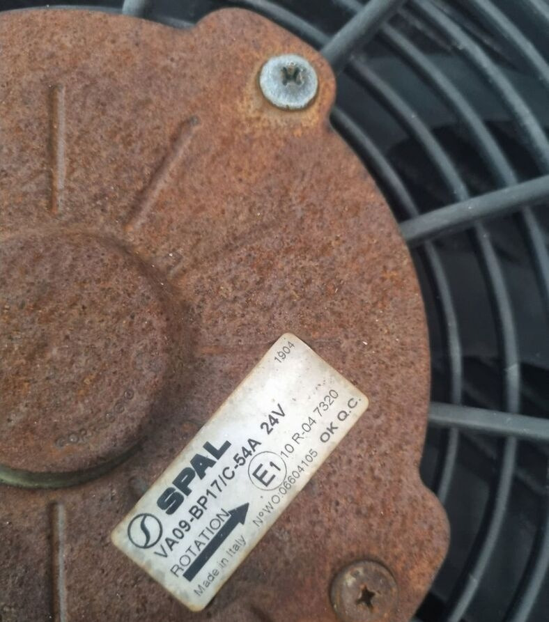 KLIMATYZACJA POSTOJOWA EBERSPACHER COOLTRONIC BACK 24V - Heating/ Ventilation for Truck: picture 4 KLIMATYZACJA POSTOJOWA EBERSPACHER COOLTRONIC BACK 24V - Heating/ Ventilation for Truck: picture 4