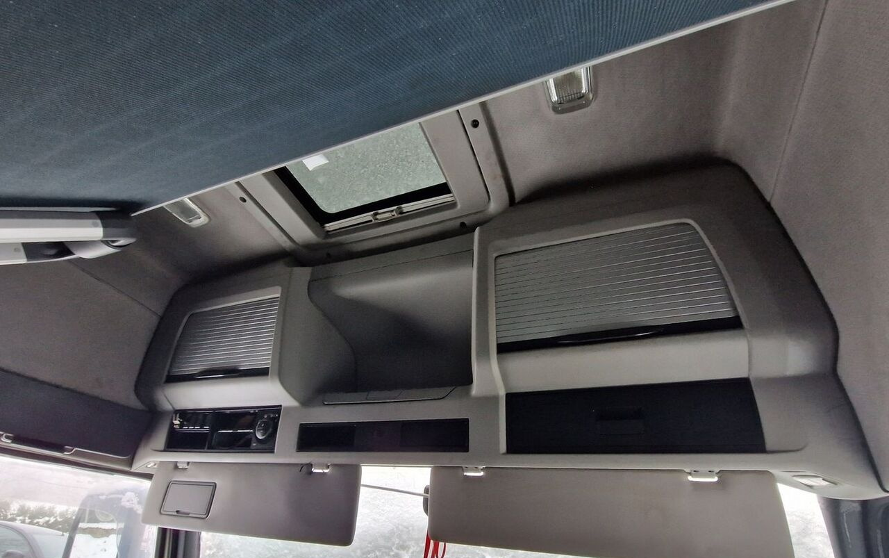 PÓŁKA KONSOLA GÓRNA SCHOWEK VOLVO FH 13 LIFT VOLVO FM KABINA XL - Dashboard for Truck: picture 2 PÓŁKA KONSOLA GÓRNA SCHOWEK VOLVO FH 13 LIFT VOLVO FM KABINA XL - Dashboard for Truck: picture 2