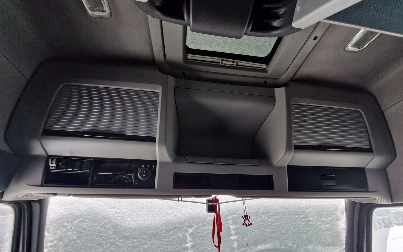 PÓŁKA KONSOLA GÓRNA SCHOWEK VOLVO FH 13 LIFT VOLVO FM KABINA XL - Dashboard for Truck: picture 3 PÓŁKA KONSOLA GÓRNA SCHOWEK VOLVO FH 13 LIFT VOLVO FM KABINA XL - Dashboard for Truck: picture 3