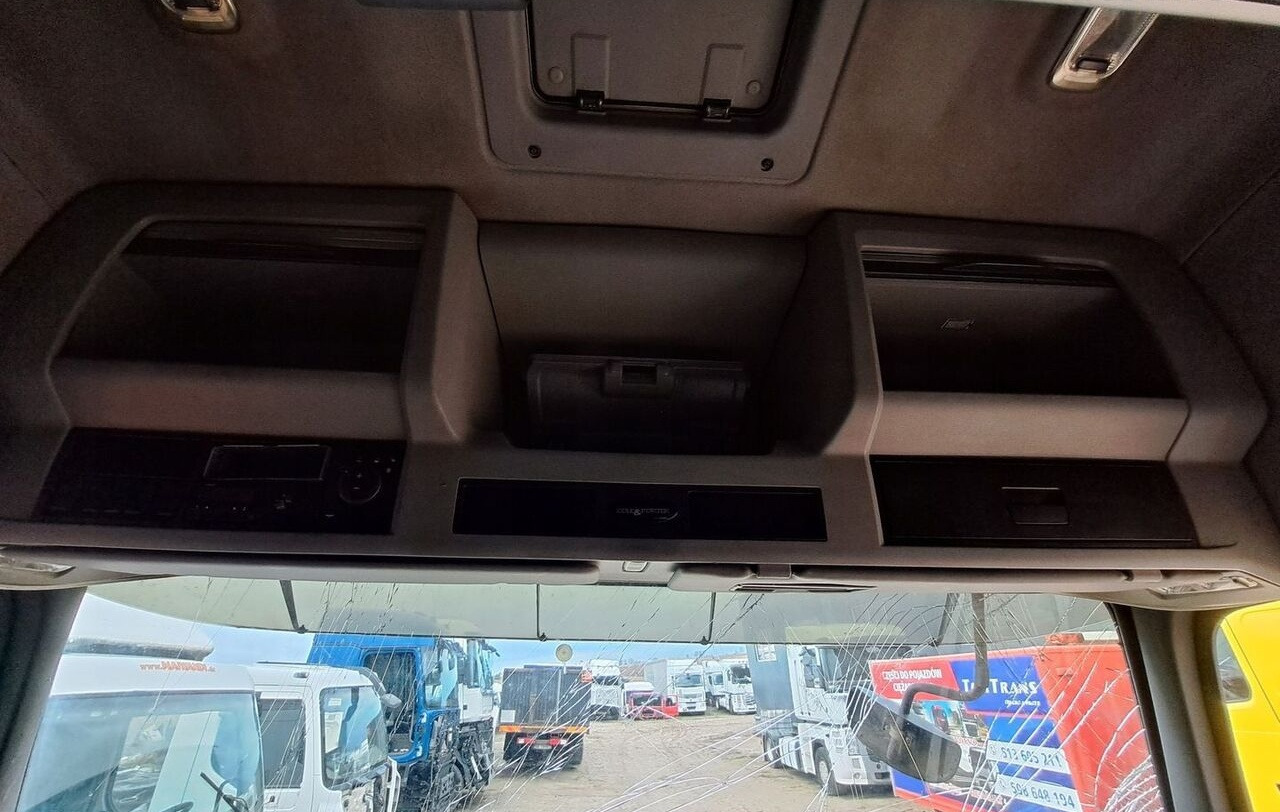 PÓŁKA KONSOLA GÓRNA SCHOWEK VOLVO FM FH 13 LIFT GLOBETROTTER - Dashboard for Truck: picture 2 PÓŁKA KONSOLA GÓRNA SCHOWEK VOLVO FM FH 13 LIFT GLOBETROTTER - Dashboard for Truck: picture 2
