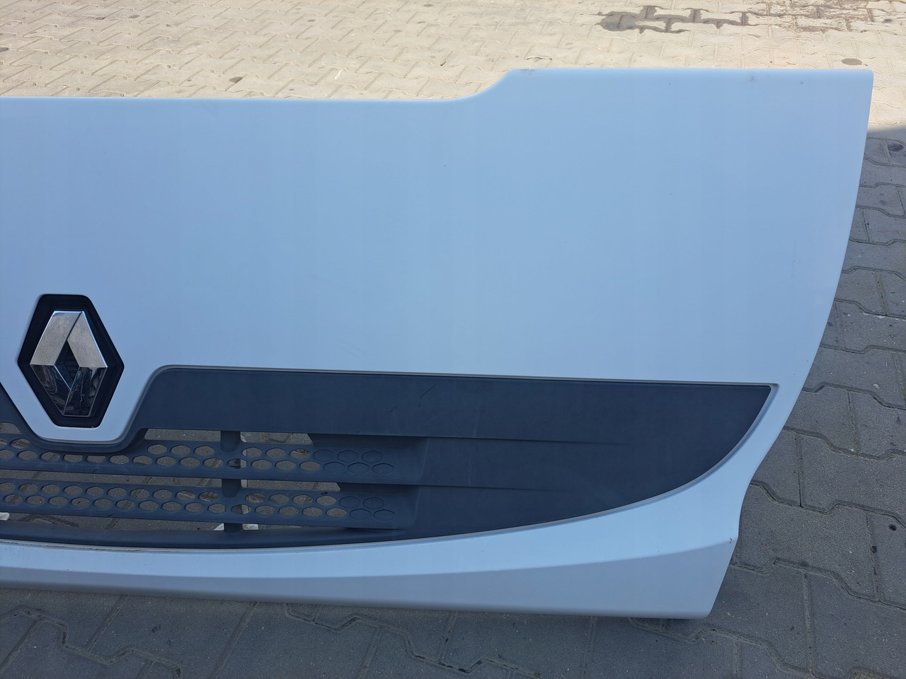 RENAULT MASKA ATRAPA RENAULT PREMIUM LANDER KERAX DXI ORYGINAŁ - Hood for Truck: picture 2 RENAULT MASKA ATRAPA RENAULT PREMIUM LANDER KERAX DXI ORYGINAŁ - Hood for Truck: picture 2