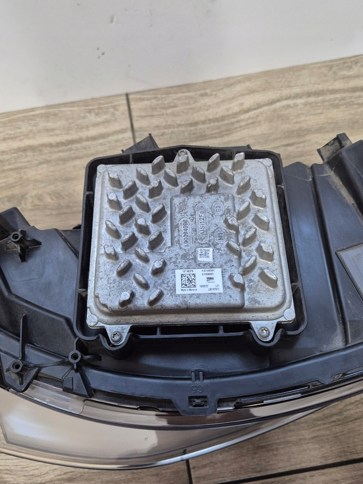 RENAULT REFLEKTOR LAMPA RENAULT RANGE T GAMA T EVOLUTION EVO LED LEWA - Headlight for Truck: picture 5 RENAULT REFLEKTOR LAMPA RENAULT RANGE T GAMA T EVOLUTION EVO LED LEWA - Headlight for Truck: picture 5