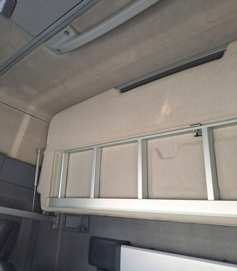 Renault ŁÓŻKO GÓRNE LEŻANKA RENAULT GAMA T RANGE - Seat for Truck: picture 1 Renault ŁÓŻKO GÓRNE LEŻANKA RENAULT GAMA T RANGE - Seat for Truck: picture 1