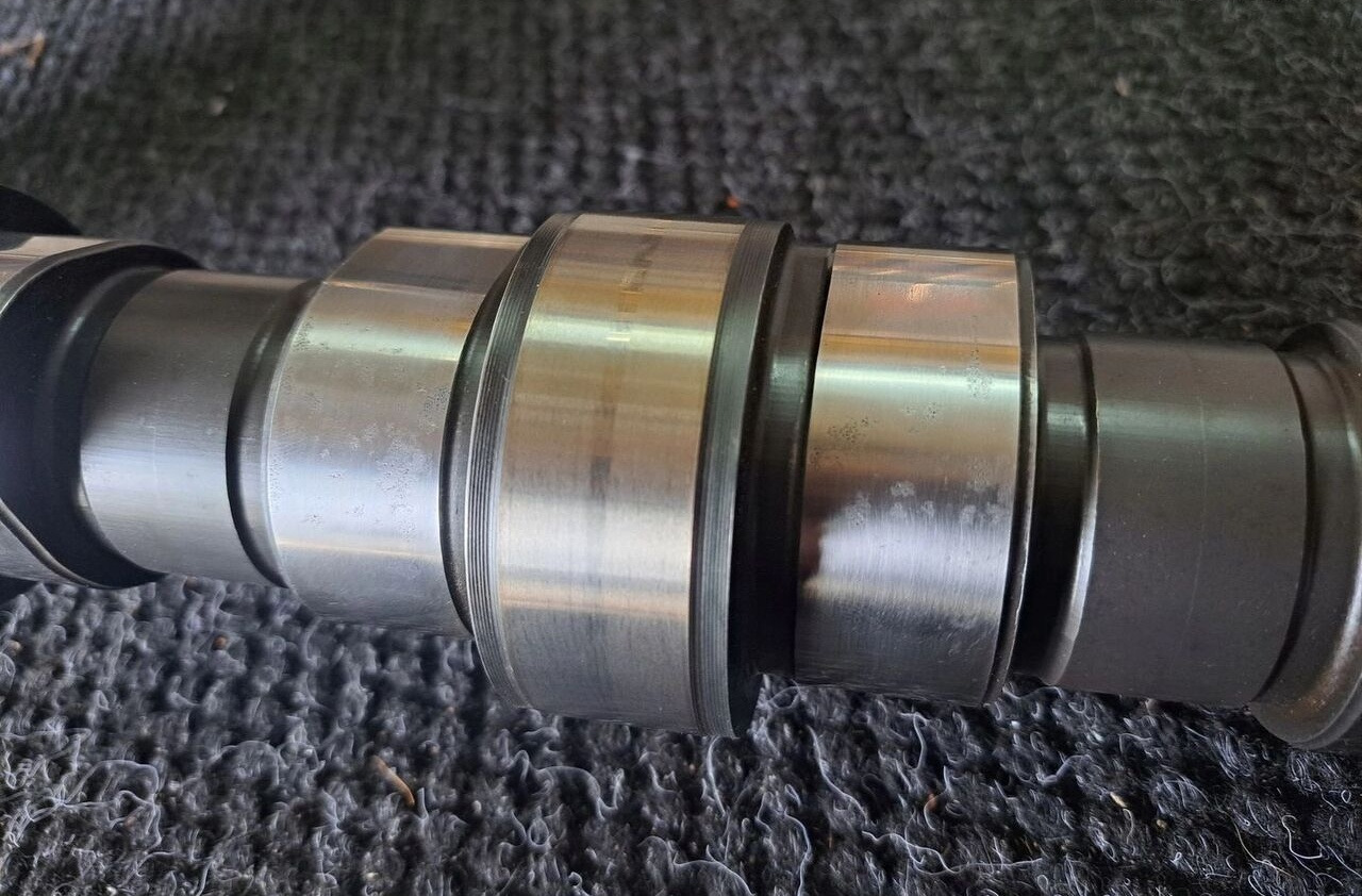 Renault MIDLUM DXI 5 EURO 5 Renault - Camshaft for Truck: picture 3 Renault MIDLUM DXI 5 EURO 5 Renault - Camshaft for Truck: picture 3