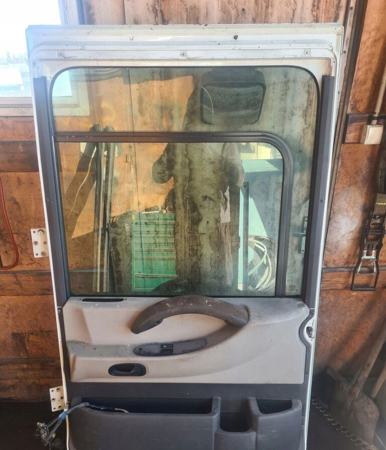 Renault PRAWE KOMPLETNE MAGNUM DXI 13 LIFT VEGA Renault RENAULT MAGNUM DXI 13 LIFT VEGA - Door and parts for Truck: picture 1 Renault PRAWE KOMPLETNE MAGNUM DXI 13 LIFT VEGA Renault RENAULT MAGNUM DXI 13 LIFT VEGA - Door and parts for Truck: picture 1