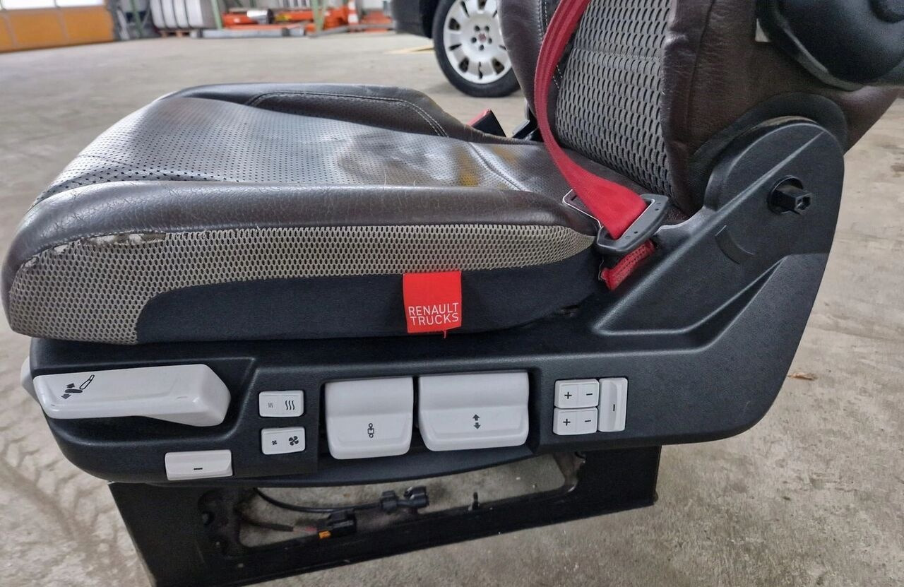 Renault SIEDZENIE KIEROWCY Renault GAMA T C K - Seat for Truck: picture 5 Renault SIEDZENIE KIEROWCY Renault GAMA T C K - Seat for Truck: picture 5