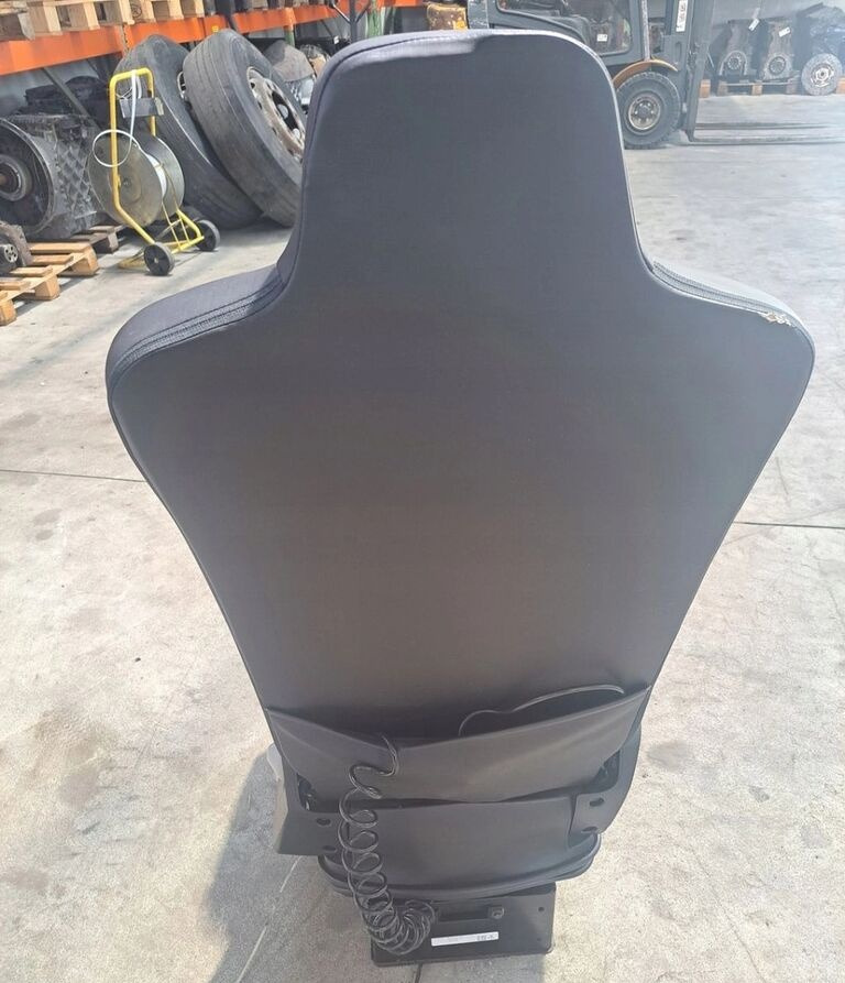 Renault SIEDZENIE KIEROWCY Renault RANGE GAMA T C K - Seat for Truck: picture 2 Renault SIEDZENIE KIEROWCY Renault RANGE GAMA T C K - Seat for Truck: picture 2