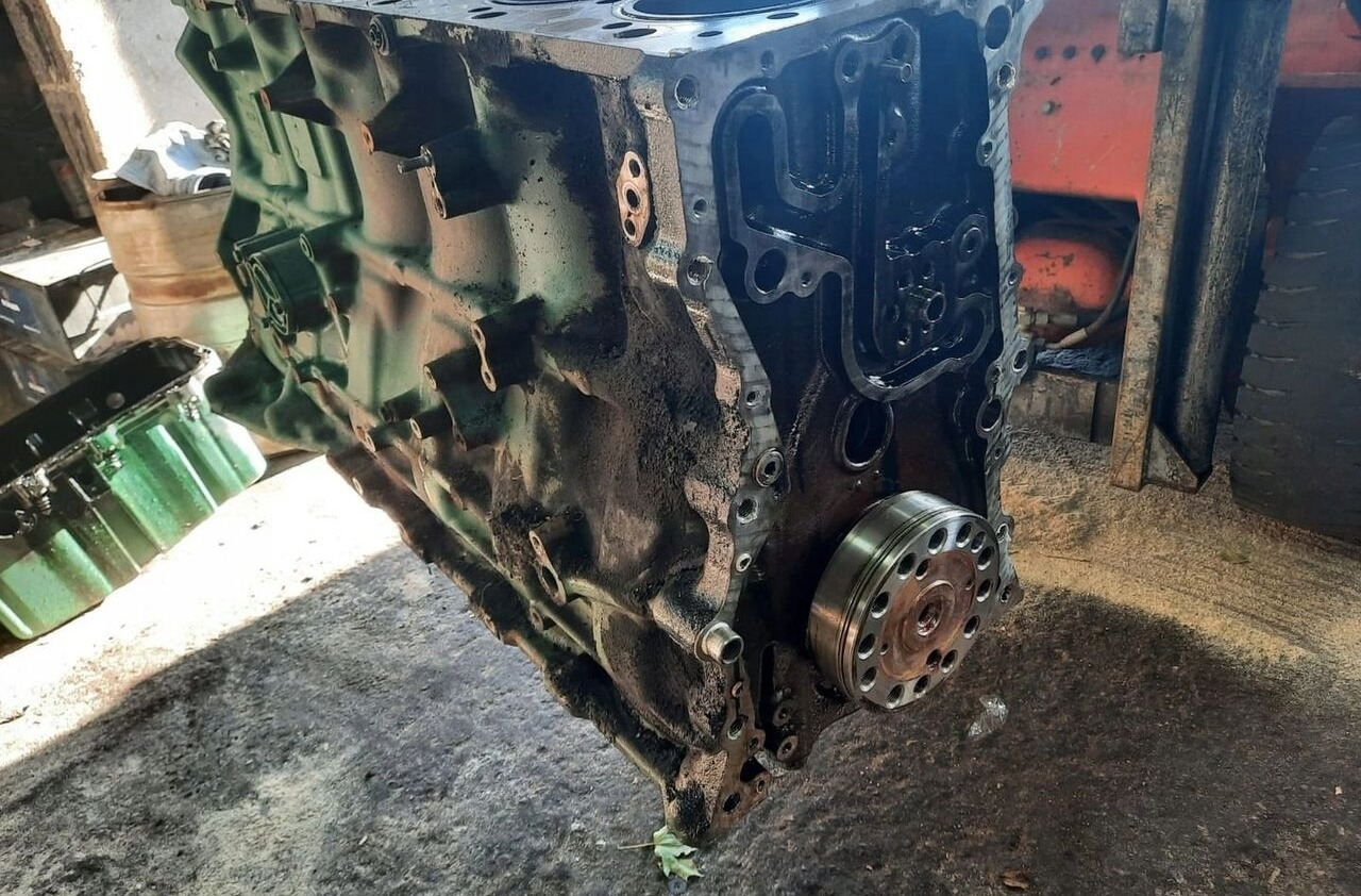 VOLVO BLOK TŁOKI WAŁ KORBOWY FM 9 D11C EUV - Engine for Truck: picture 1 VOLVO BLOK TŁOKI WAŁ KORBOWY FM 9 D11C EUV - Engine for Truck: picture 1