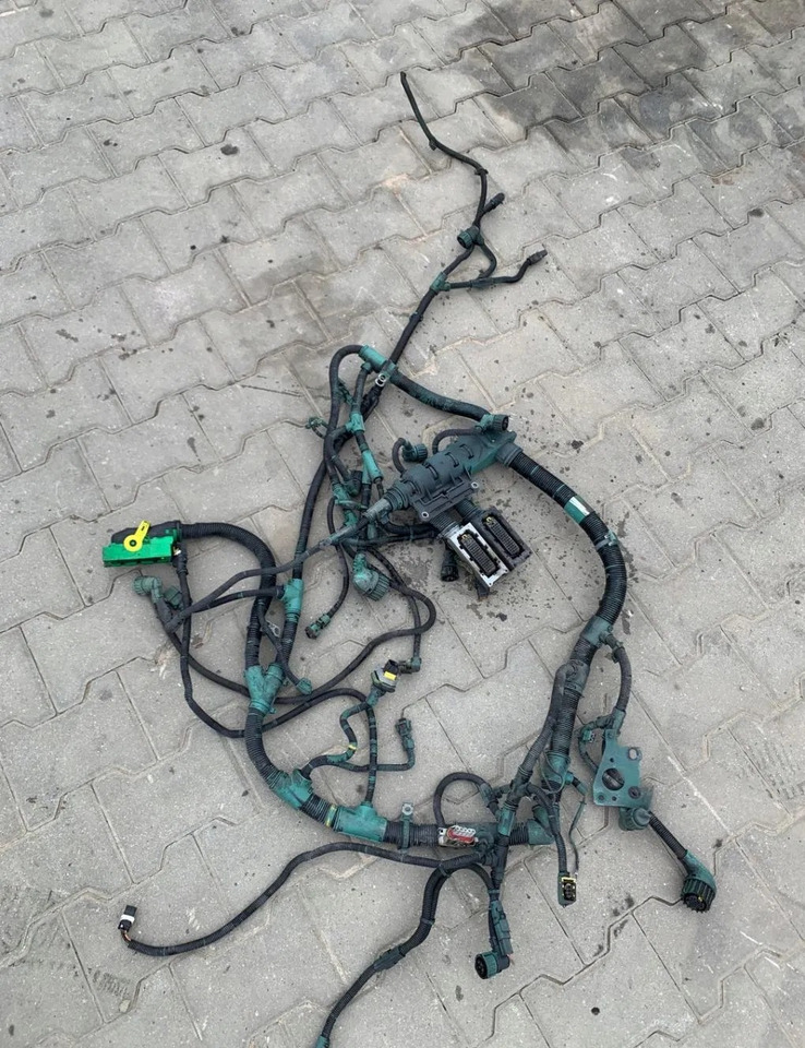 VOLVO WIĄZKA INSTALACJA SILNIKA VOLVO FH 4 D13K - Cables/ Wire harness for Truck: picture 1 VOLVO WIĄZKA INSTALACJA SILNIKA VOLVO FH 4 D13K - Cables/ Wire harness for Truck: picture 1