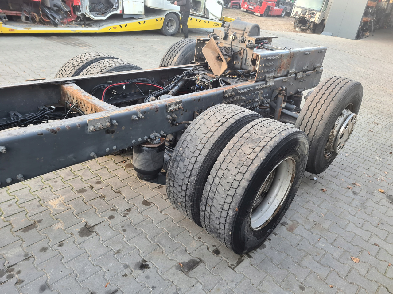 VOLVO WÓZEK DOLLY MOST PIASTY OŚ PODNOSZONA SKRĘTNA RAMA DO NACZEPY PRZYCZEPY 6x2 - Axle and parts for Truck: picture 1 VOLVO WÓZEK DOLLY MOST PIASTY OŚ PODNOSZONA SKRĘTNA RAMA DO NACZEPY PRZYCZEPY 6x2 - Axle and parts for Truck: picture 1