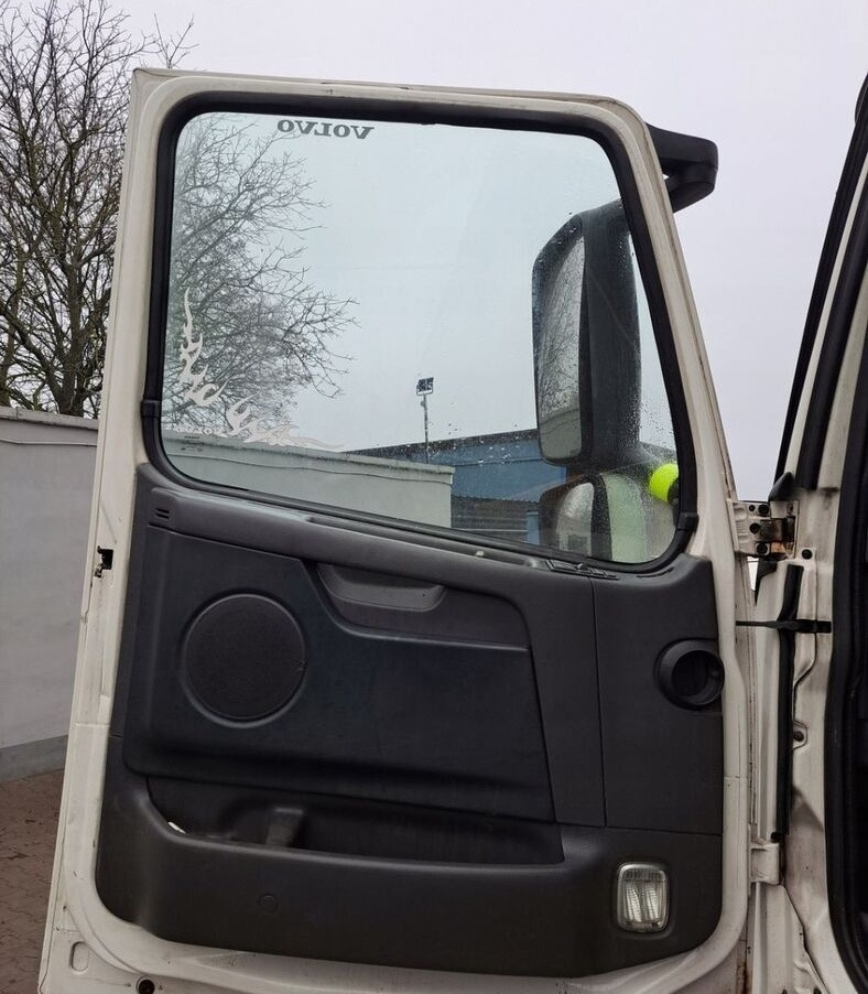 Volvo KOMPLETNE LIFT Volvo FH 13 - Door and parts for Truck: picture 3 Volvo KOMPLETNE LIFT Volvo FH 13 - Door and parts for Truck: picture 3