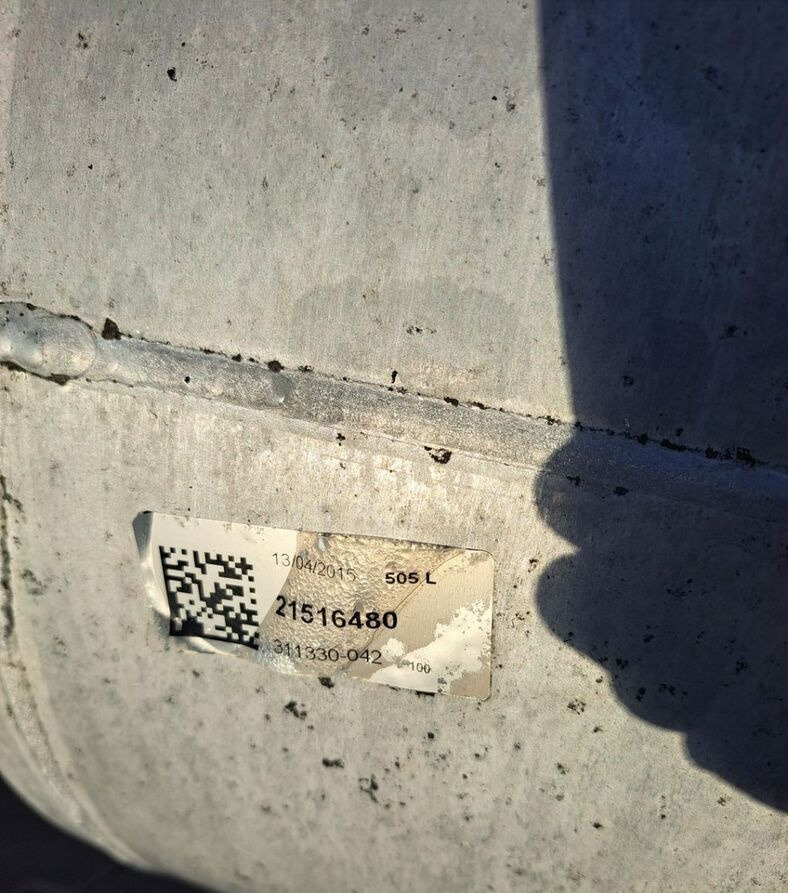 Volvo ZBIORNIK PALIWA RENAULT GAMA T LOW DECK MEGA 505 L 21516480 - Fuel tank for Truck: picture 3 Volvo ZBIORNIK PALIWA RENAULT GAMA T LOW DECK MEGA 505 L 21516480 - Fuel tank for Truck: picture 3