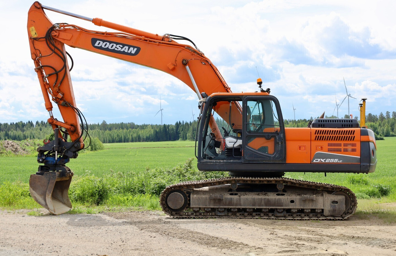 Doosan DX255 LC - 3 - Crawler excavator: picture 1 Doosan DX255 LC - 3 - Crawler excavator: picture 1