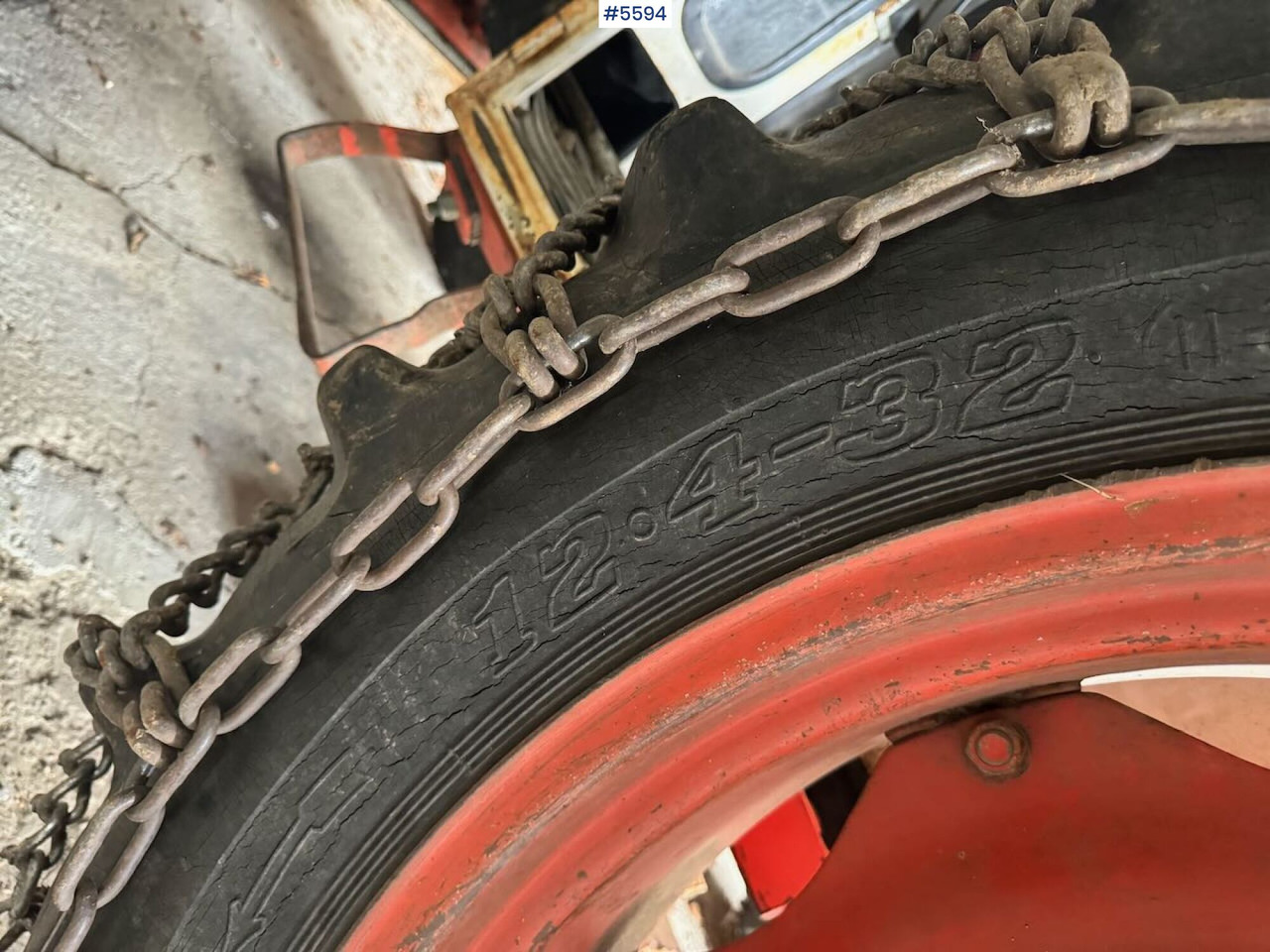 Farm tractor 1974 David Brown 885 w/ loaders and chain.: picture 19 Farm tractor 1974 David Brown 885 w/ loaders and chain.: picture 19