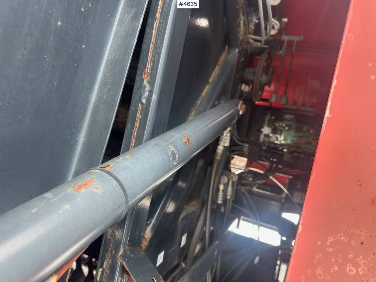 Hay and forage equipment 1998 Vicon RF 130 Round baler.: picture 17