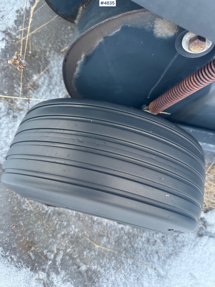 Hay and forage equipment 1998 Vicon RF 130 Round baler.: picture 19