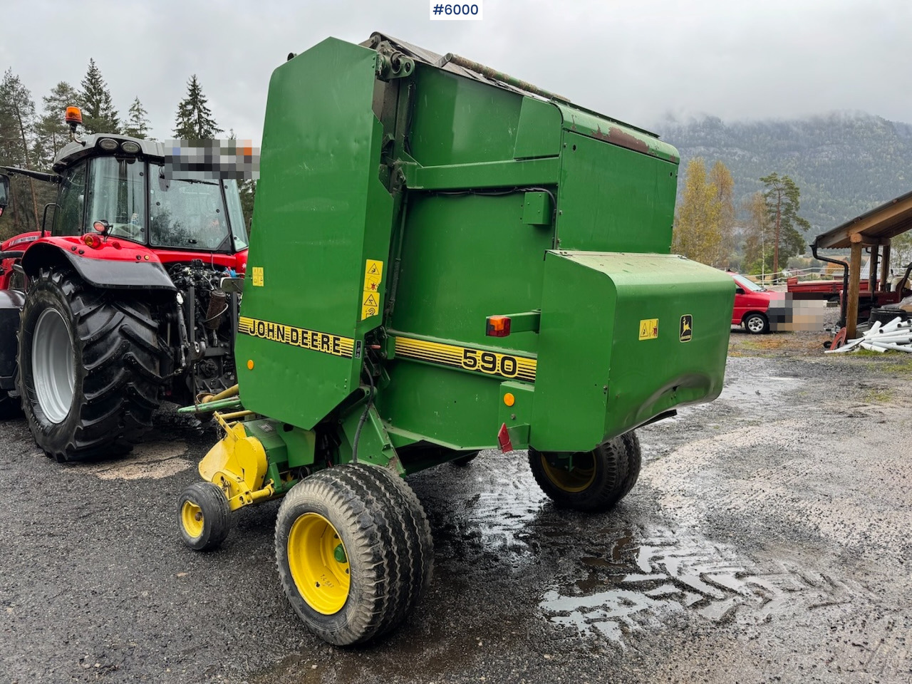 2000 John Deere 590 Round Baler. - Hay and forage equipment: picture 3 2000 John Deere 590 Round Baler. - Hay and forage equipment: picture 3