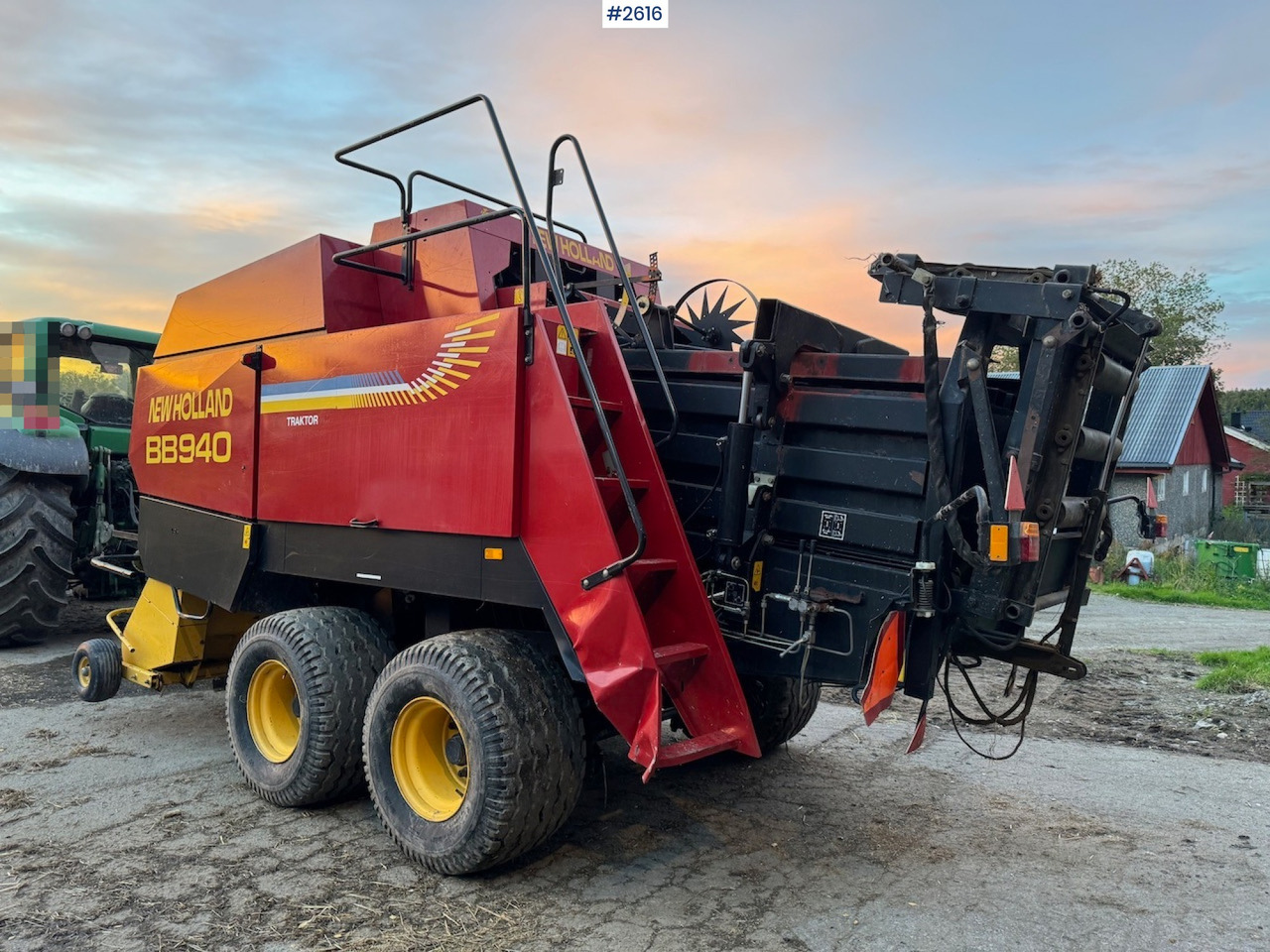 2001 New Holland BB940 square baler - Hay and forage equipment: picture 5 2001 New Holland BB940 square baler - Hay and forage equipment: picture 5