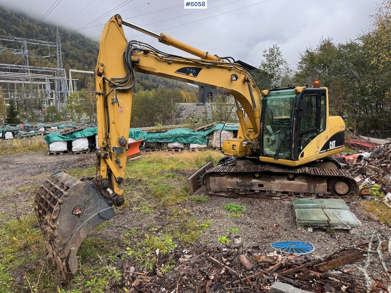 2004 Cat 312 C m/ rotortilt og pusseskuffe. - Excavator: picture 1 2004 Cat 312 C m/ rotortilt og pusseskuffe. - Excavator: picture 1