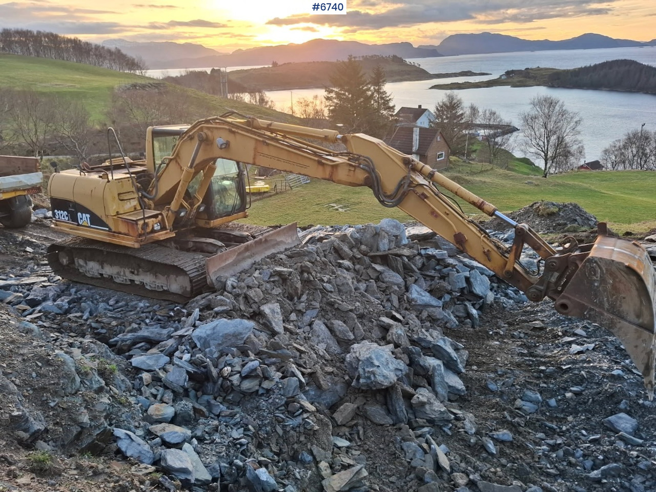 2004 Cat 312C L w/ digger bucket. - Crawler excavator: picture 3 2004 Cat 312C L w/ digger bucket. - Crawler excavator: picture 3