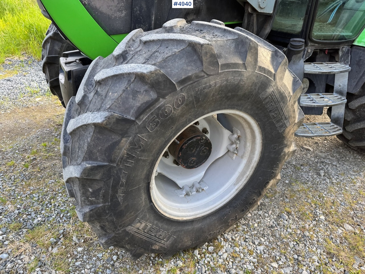 Farm tractor 2006 Deutz-Fahr Agrotron K90 w/front loader.: picture 23
