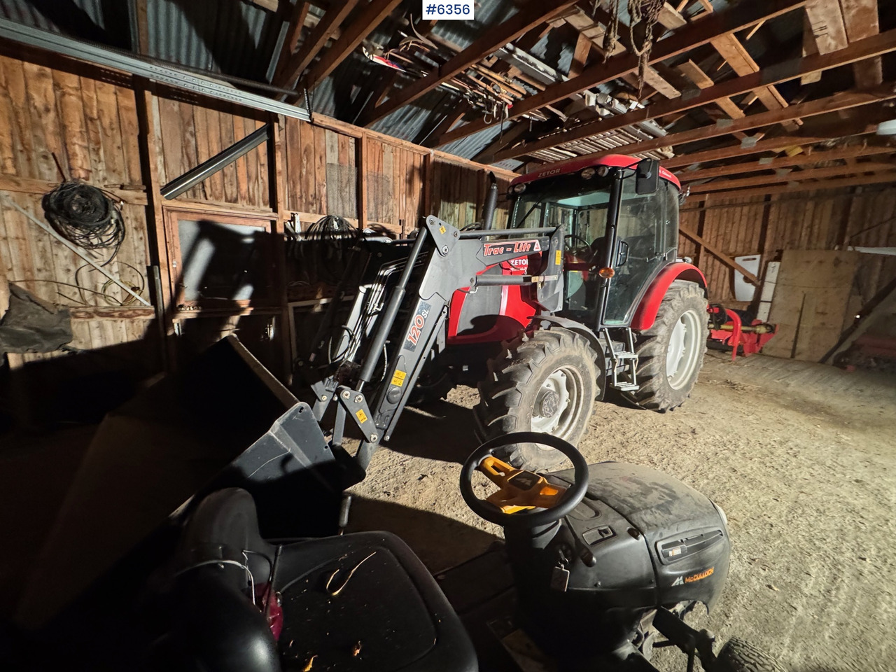2008 Zetor 8541 Proxima Plus with loader, pallet forks, and snow bucket. Only 1,452 hours! - Farm tractor: picture 2 2008 Zetor 8541 Proxima Plus with loader, pallet forks, and snow bucket. Only 1,452 hours! - Farm tractor: picture 2