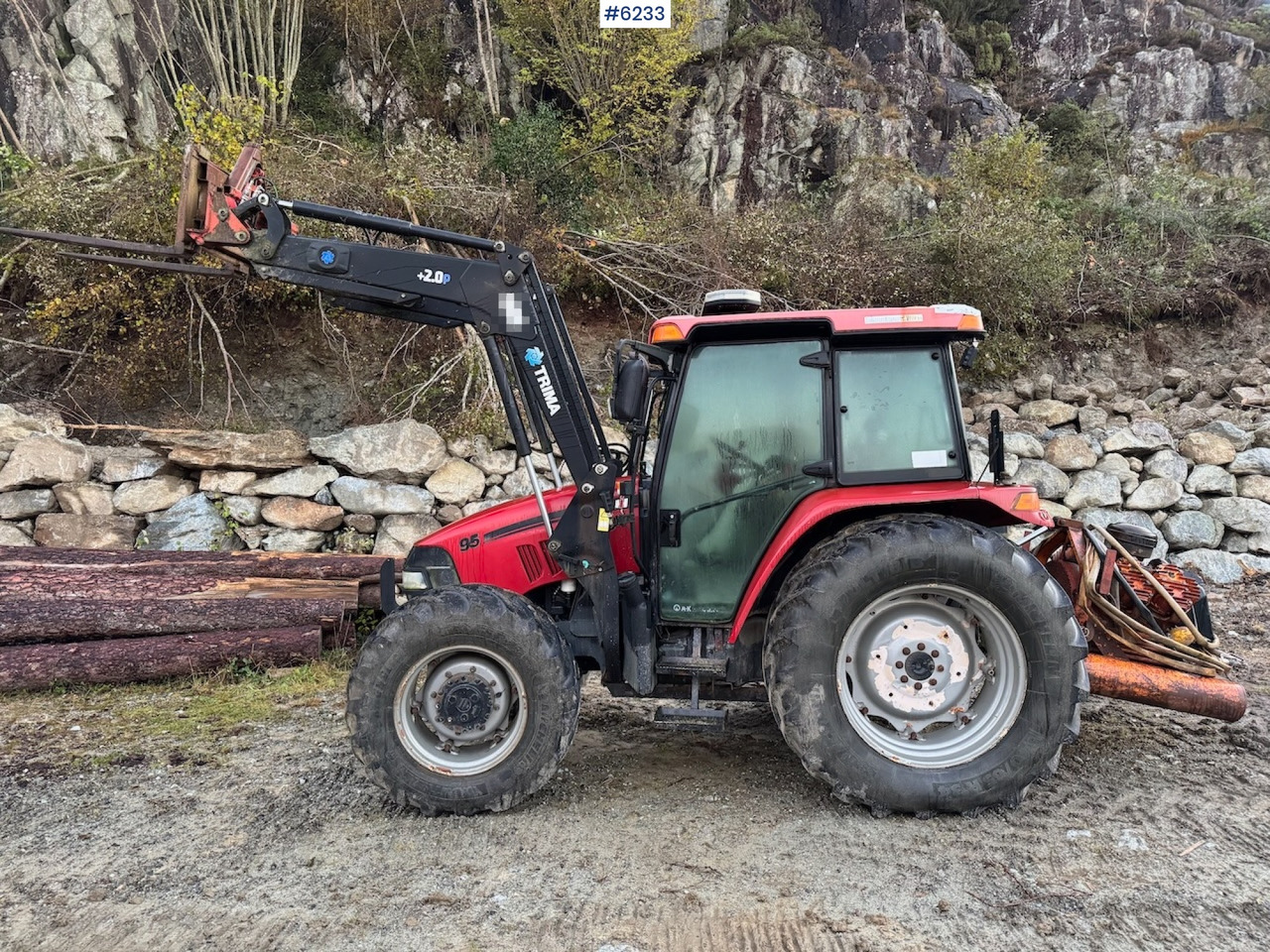 2010 Case IH JXU 95 w/ front loader. - Farm tractor: picture 3 2010 Case IH JXU 95 w/ front loader. - Farm tractor: picture 3