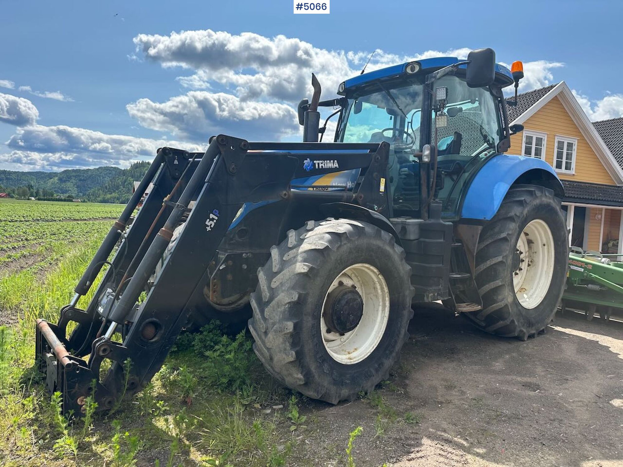 2011 New Holland T6080 w/ trima +5.1p - Farm tractor: picture 1 2011 New Holland T6080 w/ trima +5.1p - Farm tractor: picture 1