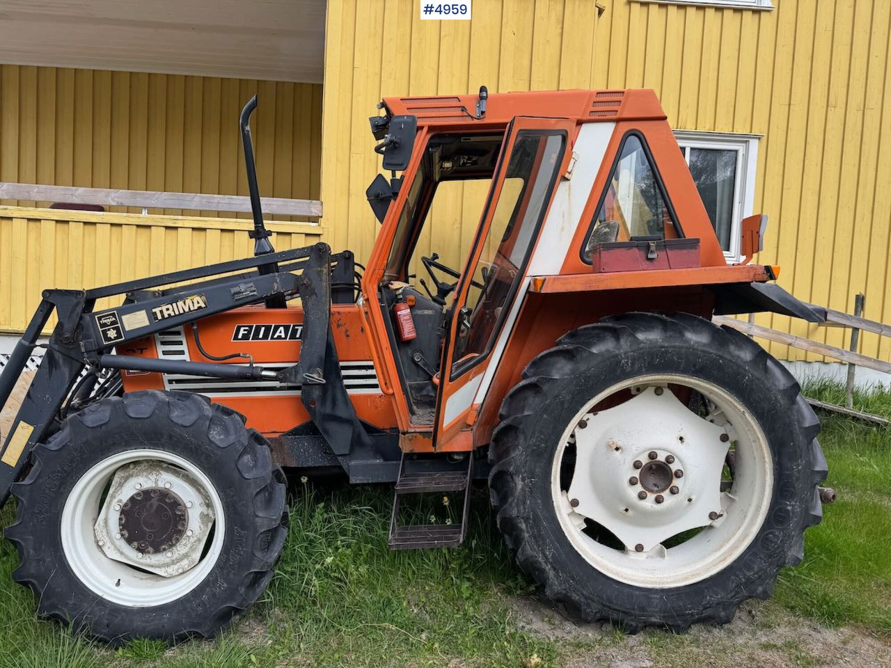 2012 New Holland T7.200 Auto Command w/plough disc - Farm tractor: picture 3 2012 New Holland T7.200 Auto Command w/plough disc - Farm tractor: picture 3