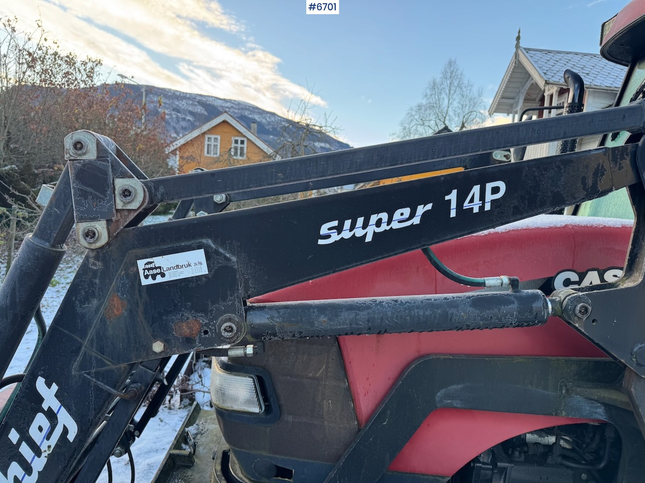 2013 Case IH JX 80 w/ front loader and some equipment. Low hours! - Farm tractor: picture 3 2013 Case IH JX 80 w/ front loader and some equipment. Low hours! - Farm tractor: picture 3