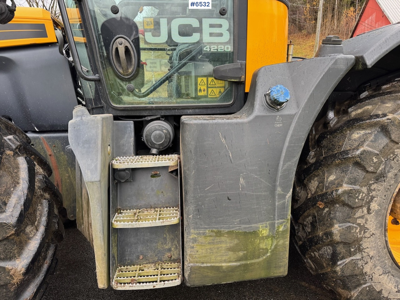 2015 JCB Fastrack 4220 w/ front hydraulics, front PTO and plow plate. Low hours! - Farm tractor: picture 5 2015 JCB Fastrack 4220 w/ front hydraulics, front PTO and plow plate. Low hours! - Farm tractor: picture 5