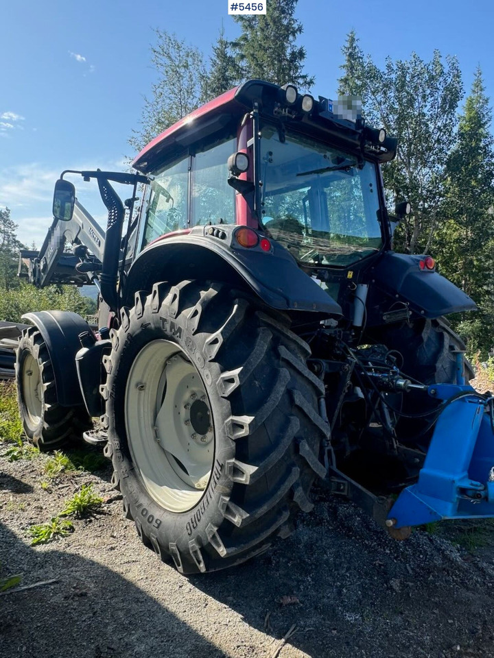 2015 Valtra N123 w/ front loader - Farm tractor: picture 5 2015 Valtra N123 w/ front loader - Farm tractor: picture 5