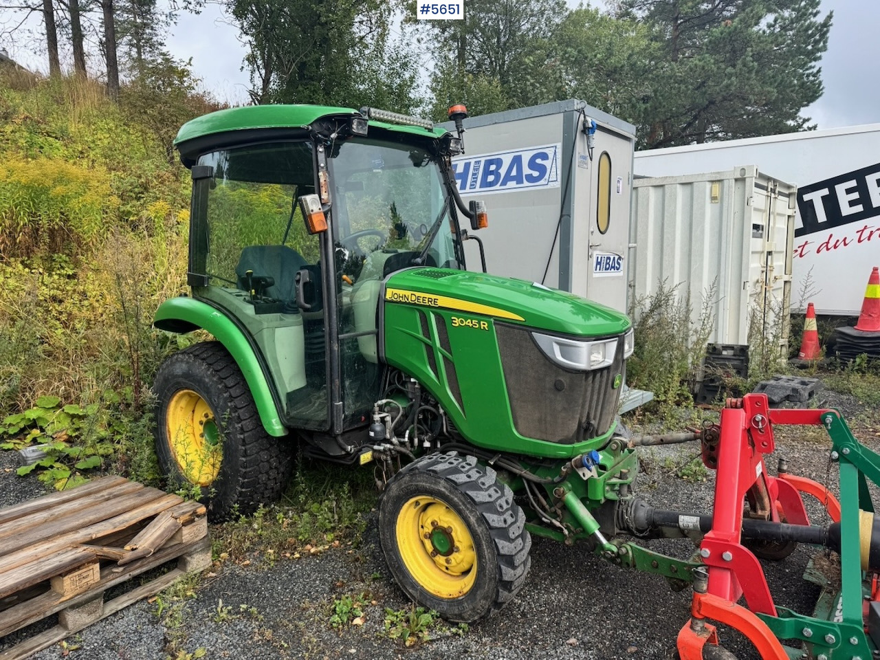 2018 John Deere 3045R with front hydraulics and front PTO - Farm tractor: picture 2 2018 John Deere 3045R with front hydraulics and front PTO - Farm tractor: picture 2