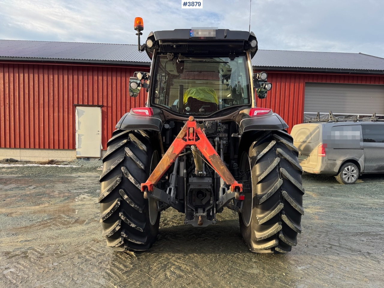 2023 Valtra G135 w/ G4S Front Loader, ONLY 575 hours! - Farm tractor: picture 4 2023 Valtra G135 w/ G4S Front Loader, ONLY 575 hours! - Farm tractor: picture 4