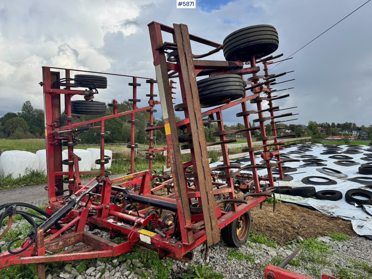 Approx. 1989 Vaderstad harrow, 6.6 m. - Soil tillage equipment: picture 2 Approx. 1989 Vaderstad harrow, 6.6 m. - Soil tillage equipment: picture 2