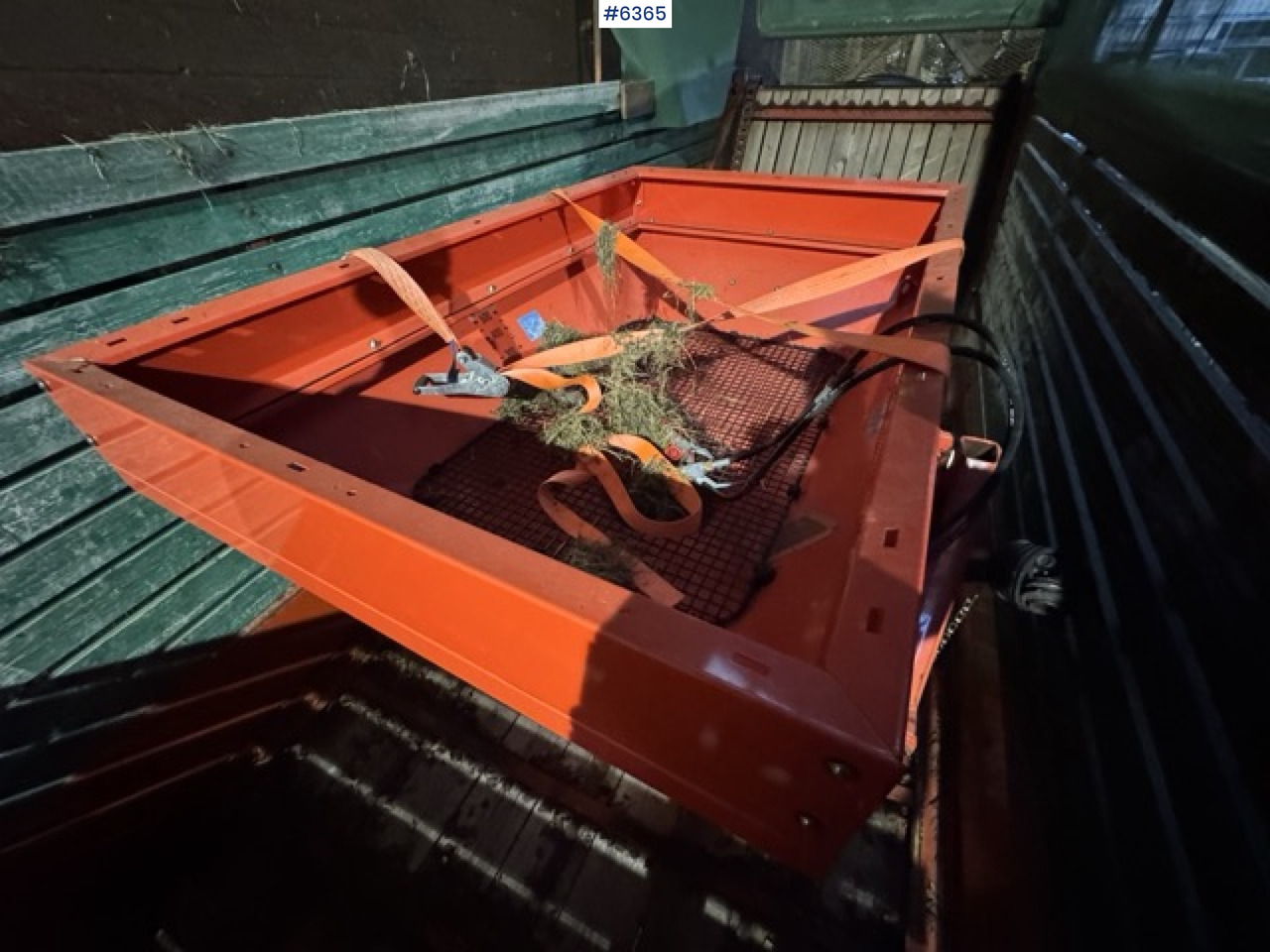 Approx. 1990 Kverneland UN7000 unloading wagon - Fertilizer spreader: picture 3 Approx. 1990 Kverneland UN7000 unloading wagon - Fertilizer spreader: picture 3