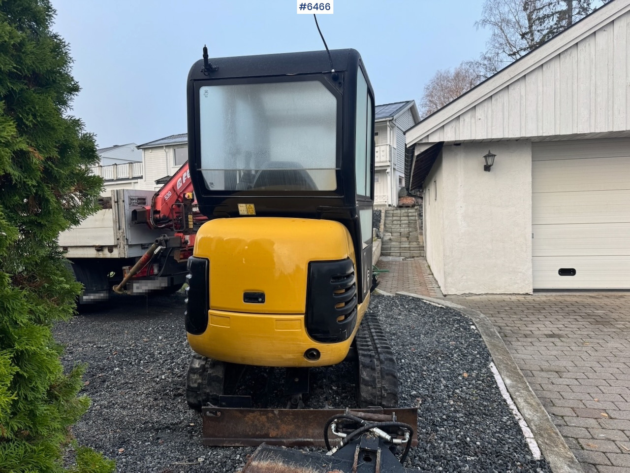 Approx. 2004 CAT 301.8 Mini excavator w/ 4 buckets and grapple. - Excavator: picture 4 Approx. 2004 CAT 301.8 Mini excavator w/ 4 buckets and grapple. - Excavator: picture 4