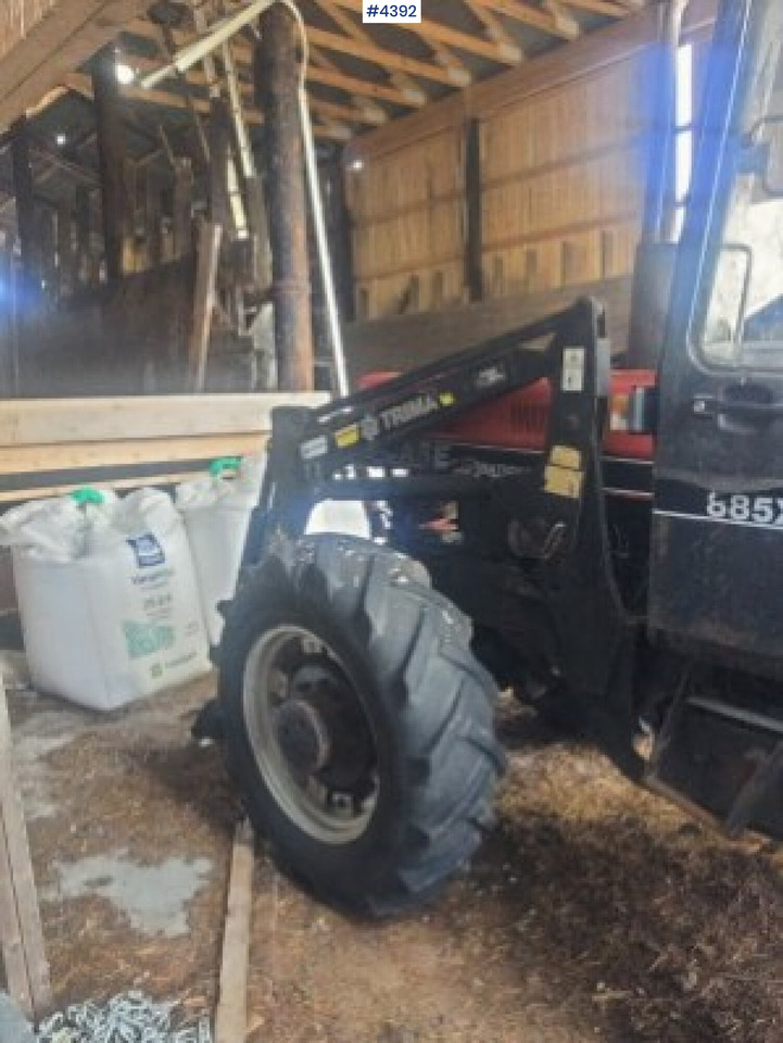 Case International 885XL 4x4 with trima loader - Farm tractor: picture 4 Case International 885XL 4x4 with trima loader - Farm tractor: picture 4