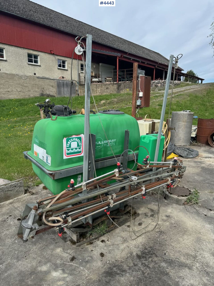 Full-spray field sprayer - Sprayer: picture 1 Full-spray field sprayer - Sprayer: picture 1
