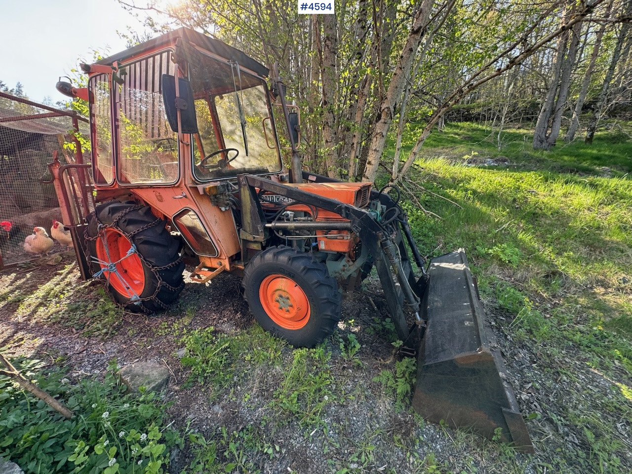 Kubota L245DT Double Traction w/ loader and some equipment. - Farm tractor: picture 4 Kubota L245DT Double Traction w/ loader and some equipment. - Farm tractor: picture 4