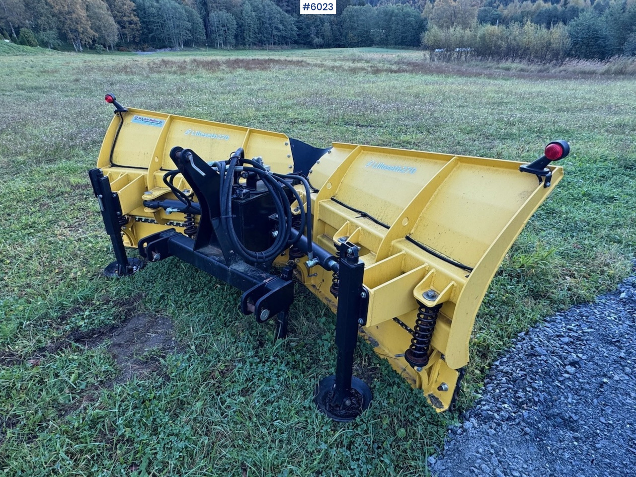 Lilleseth V-plow 270 w/ 3rd and 4th function! - Municipal/ Special vehicle: picture 4 Lilleseth V-plow 270 w/ 3rd and 4th function! - Municipal/ Special vehicle: picture 4