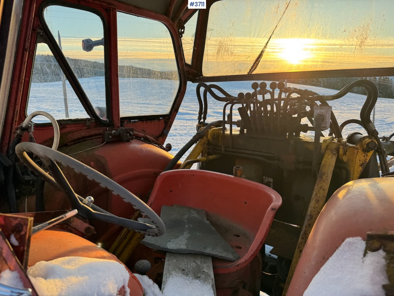 Farm tractor Nuffield 60 w/ Hymas Gravel Aggregate: picture 15